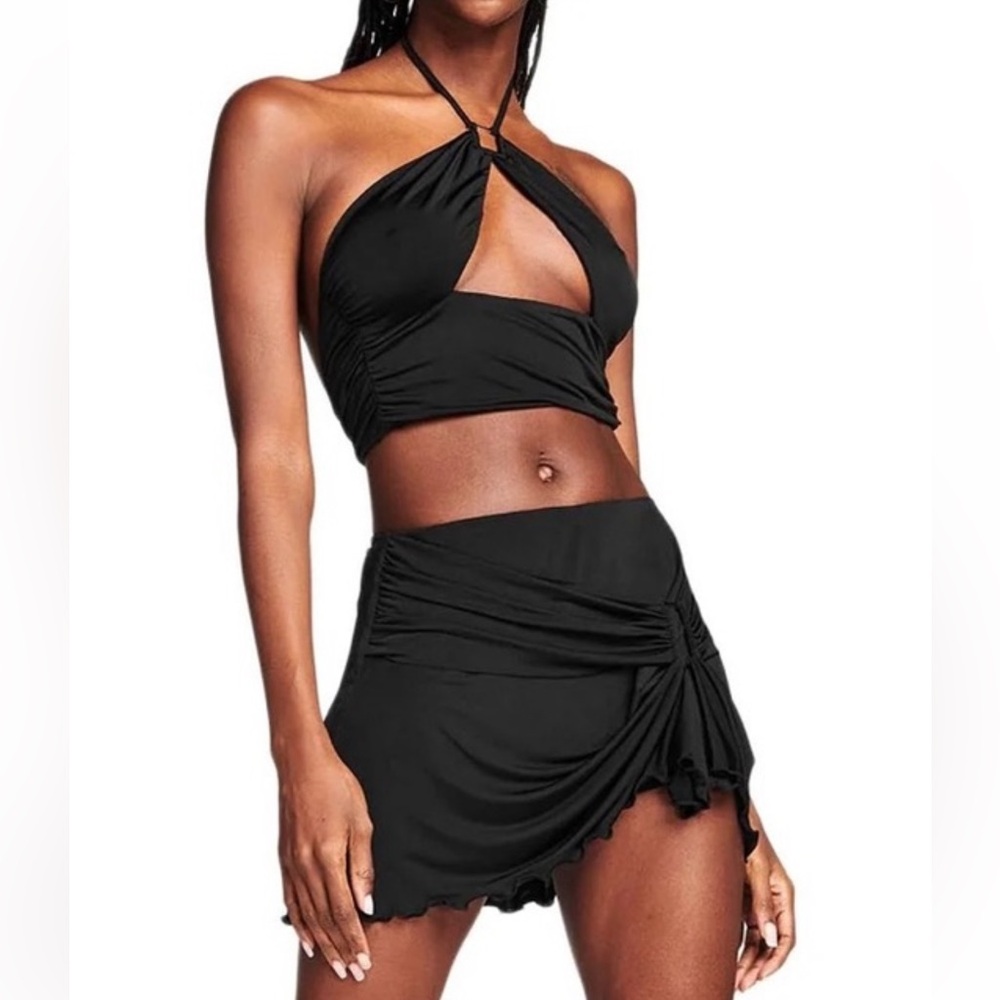 I am gia black mini skirt set